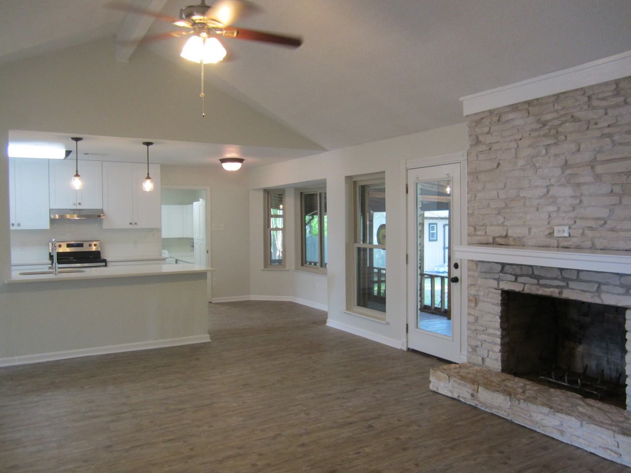 402 San Gabriel Blvd - Photo 3 of 15