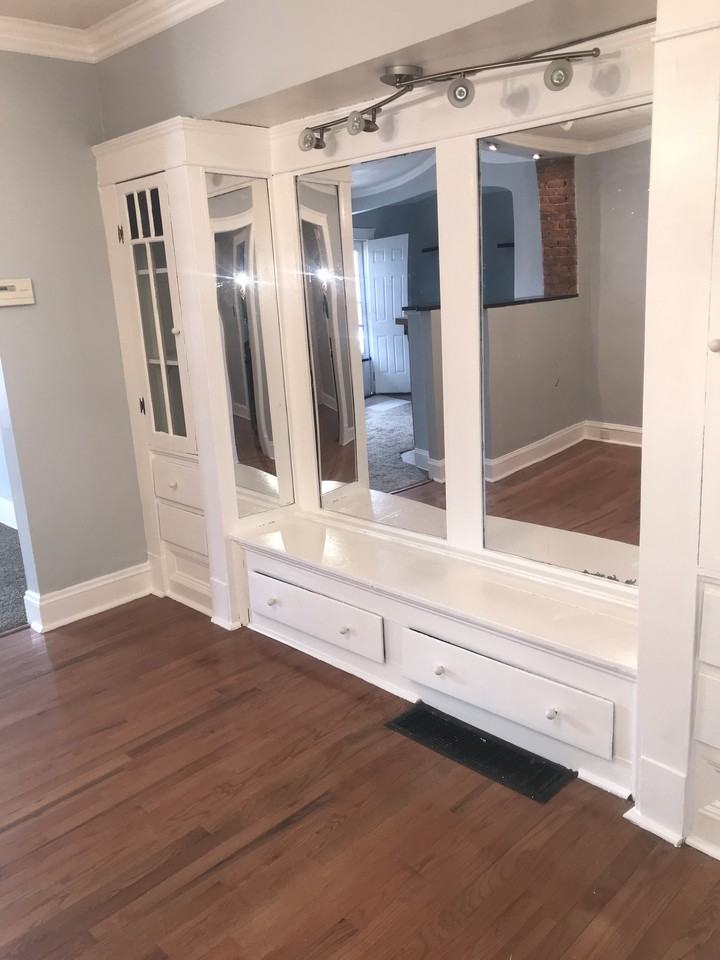 1289 West 115th Street - Photo 3 of 17