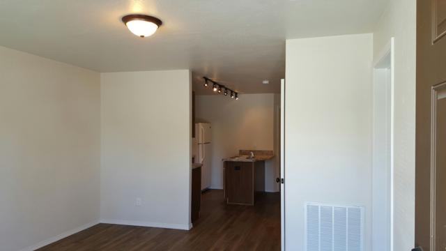 213 Spruce Rd - Photo 4 of 7