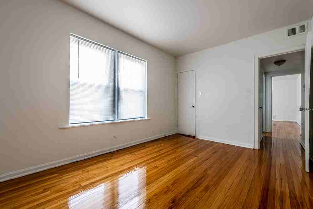 1123 N Lawler Ave - Photo 3 of 10