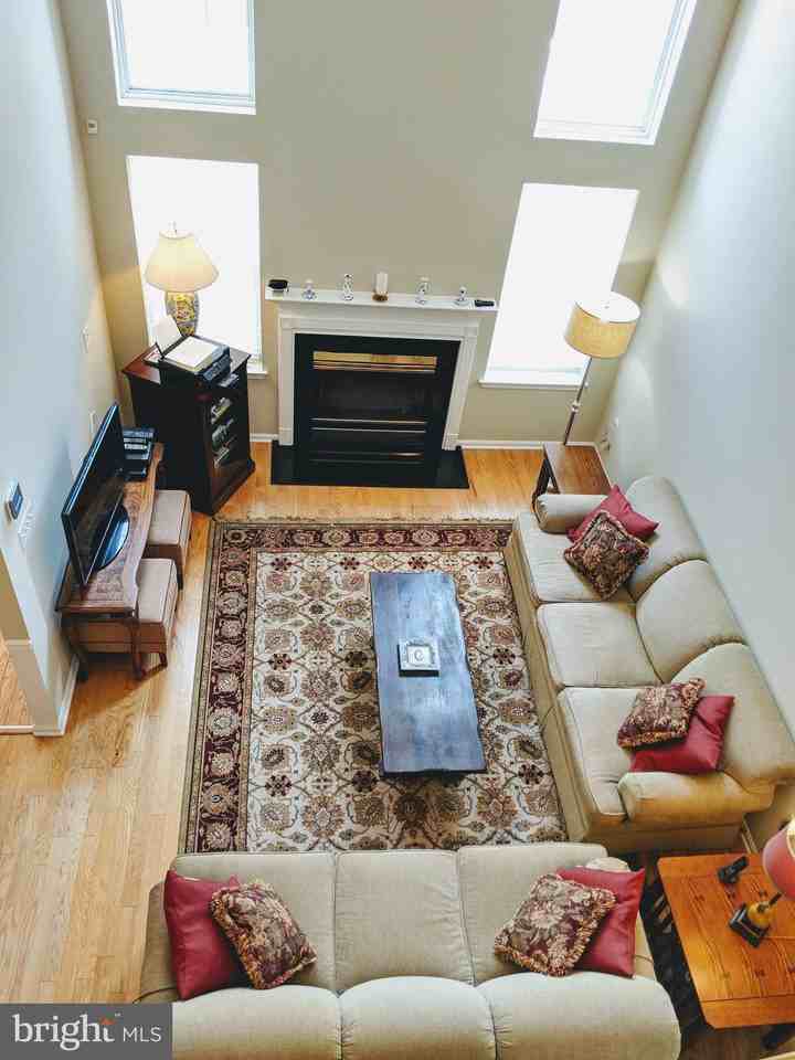 612 Bollen Ct - Photo 3 of 16