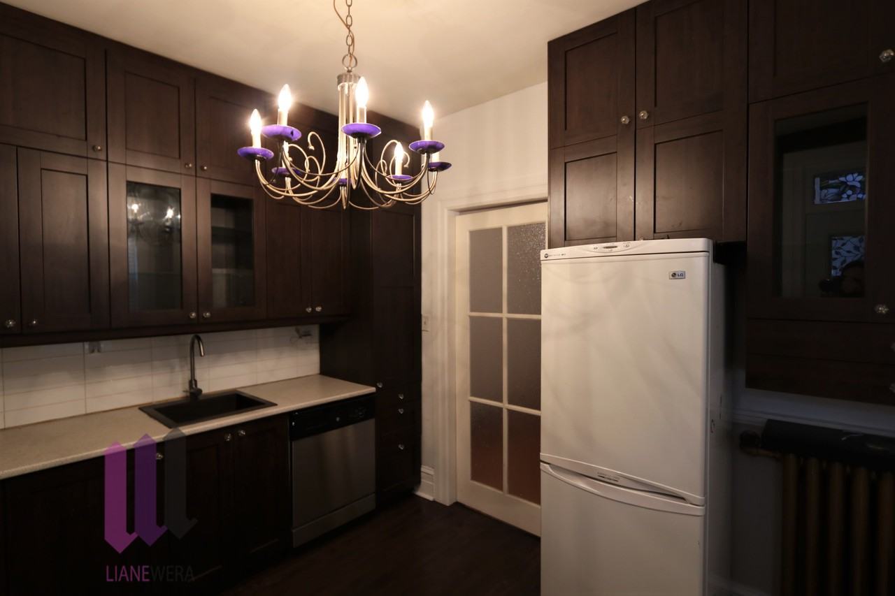 734 Avenue de l'Épée #A - Photo 2 of 10