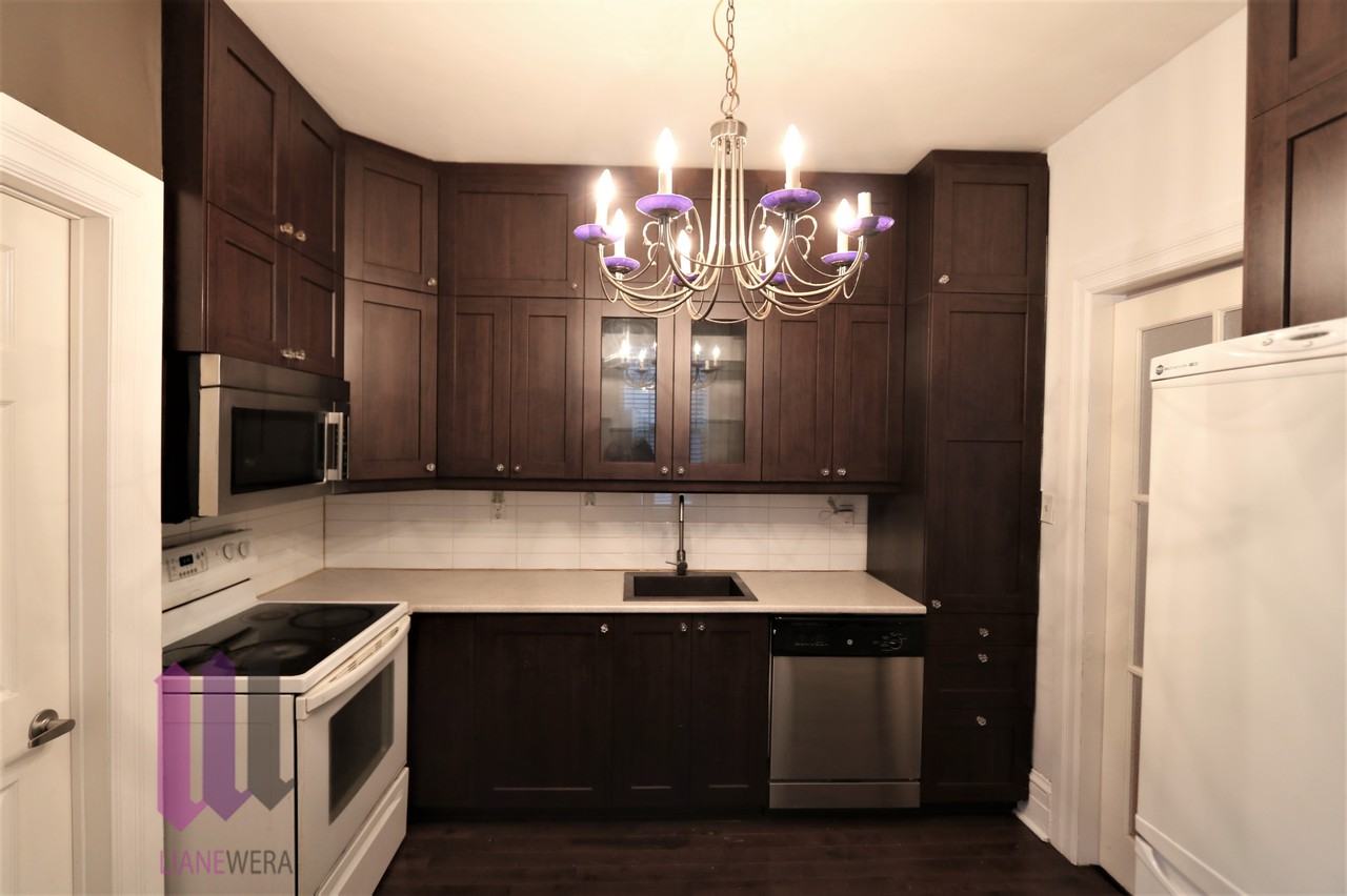 734 Avenue de l'Épée #A - Photo 3 of 10