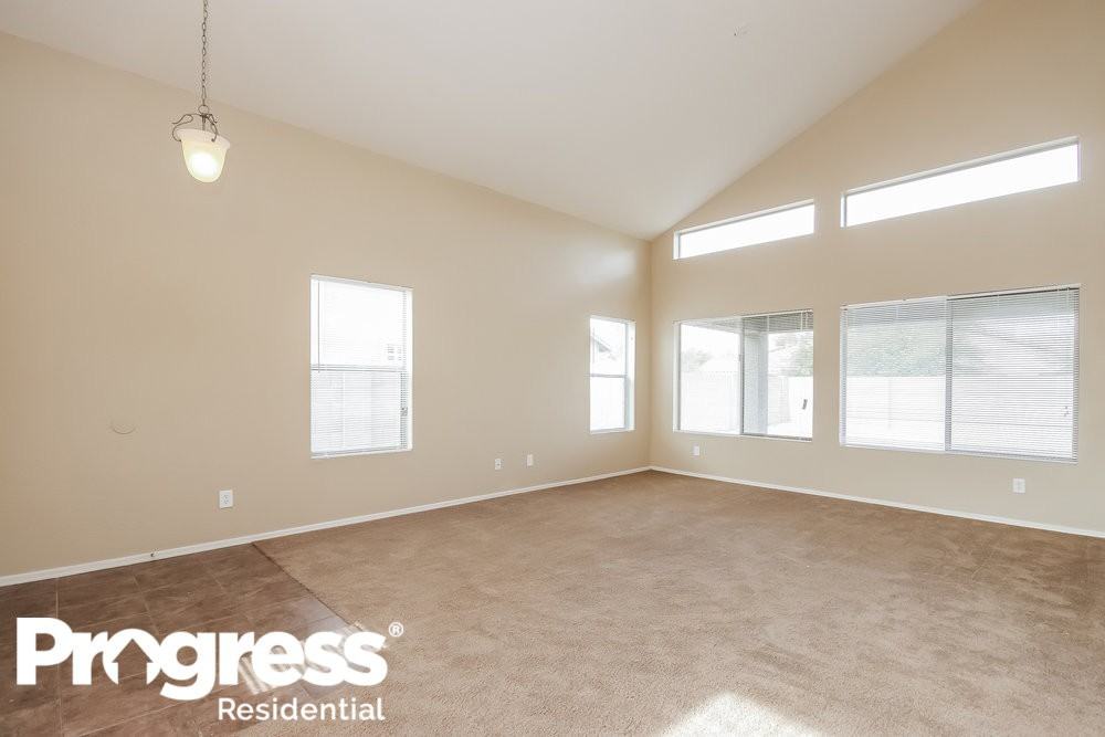 15548 W Magnolia St - Photo 2 of 15