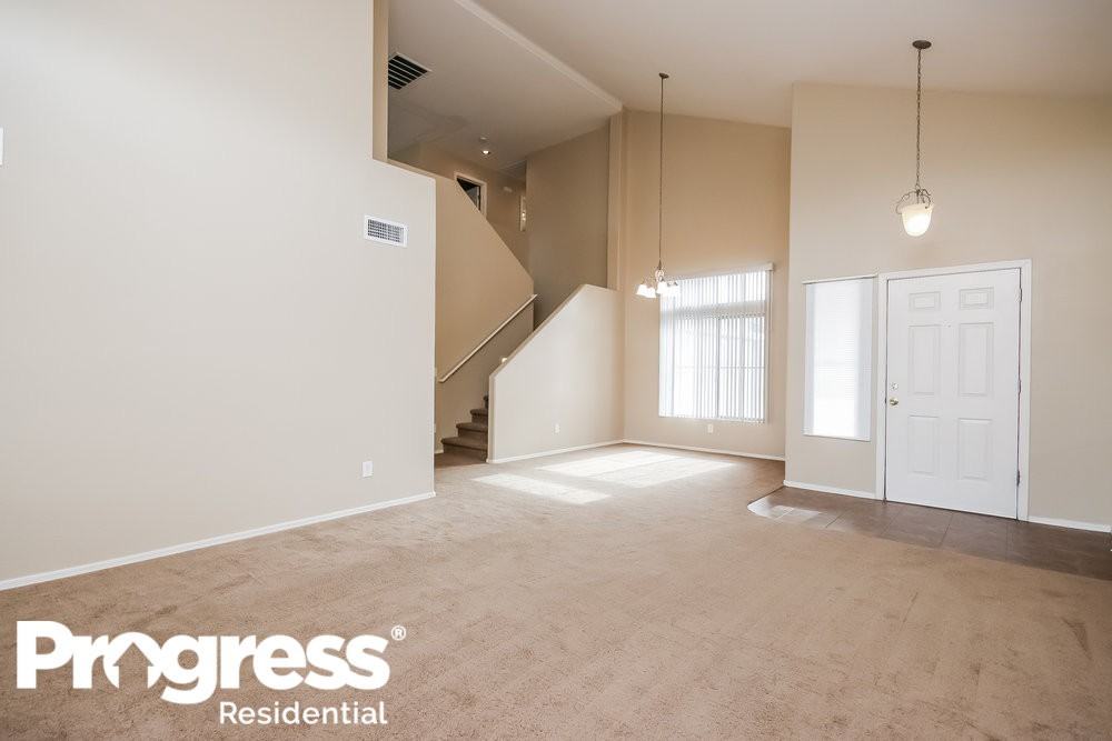 15548 W Magnolia St - Photo 3 of 15