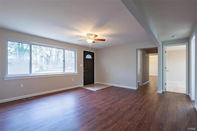 4745 Rainbow Dr - Photo 3 of 29