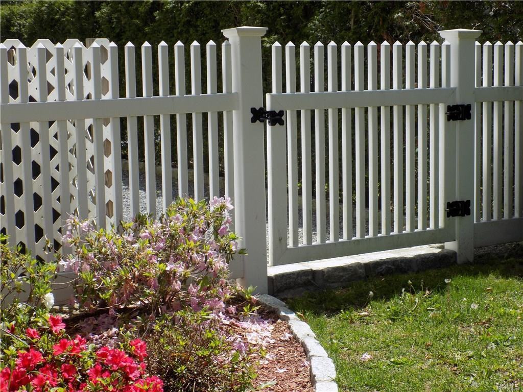 17 Rogers Ln - Photo 3 of 21