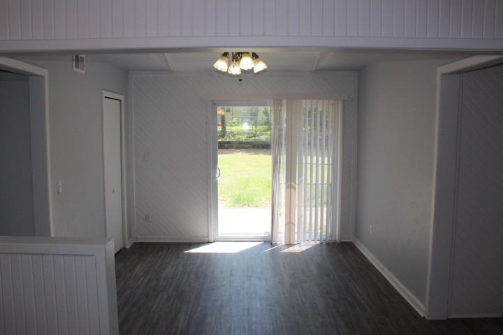 3828 Northwest 29th Street - Photo 4 of 10