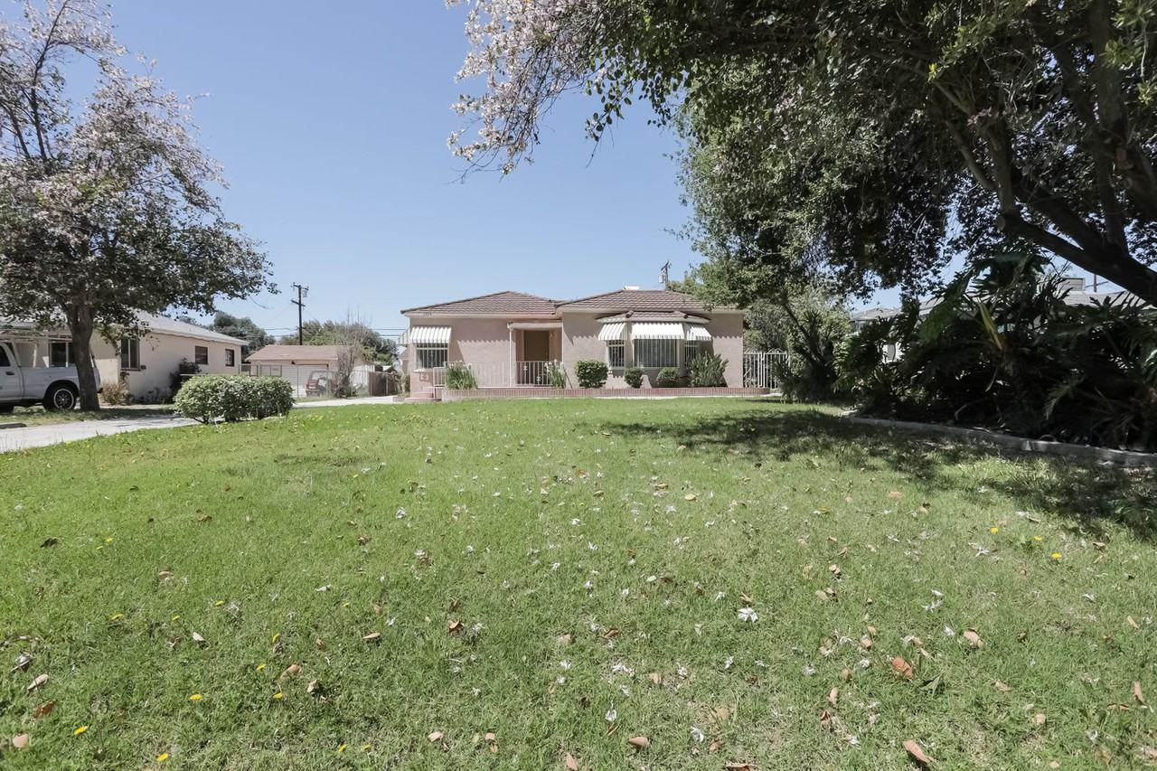 2824 Serrano Rd N - Photo 2 of 20