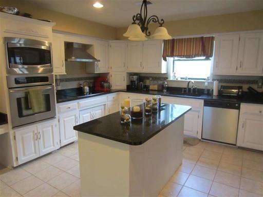 3698 Mackey Cove Dr - Photo 3 of 17