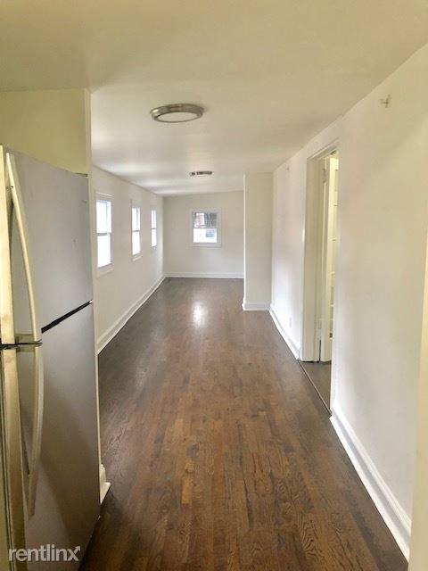 Renovated 2 Bedroom Apt with Den on 3rd Fl of Rental Building - Small Pets Welcome - Port Chester - Photo 3 of 18