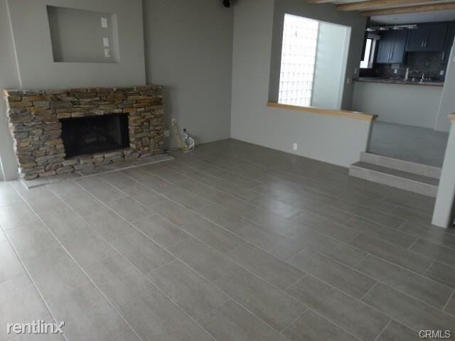 3616 The Strand - Photo 2 of 10