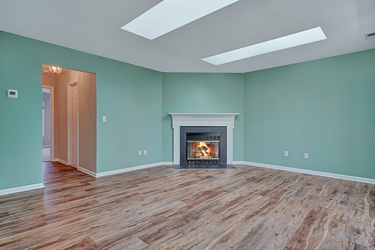 402 Ferncrest Ct - Photo 3 of 25