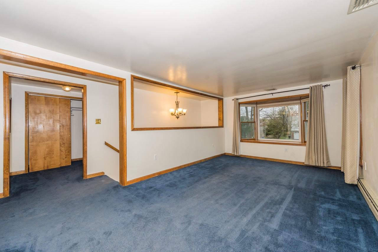 112 Dehart St - Photo 2 of 15
