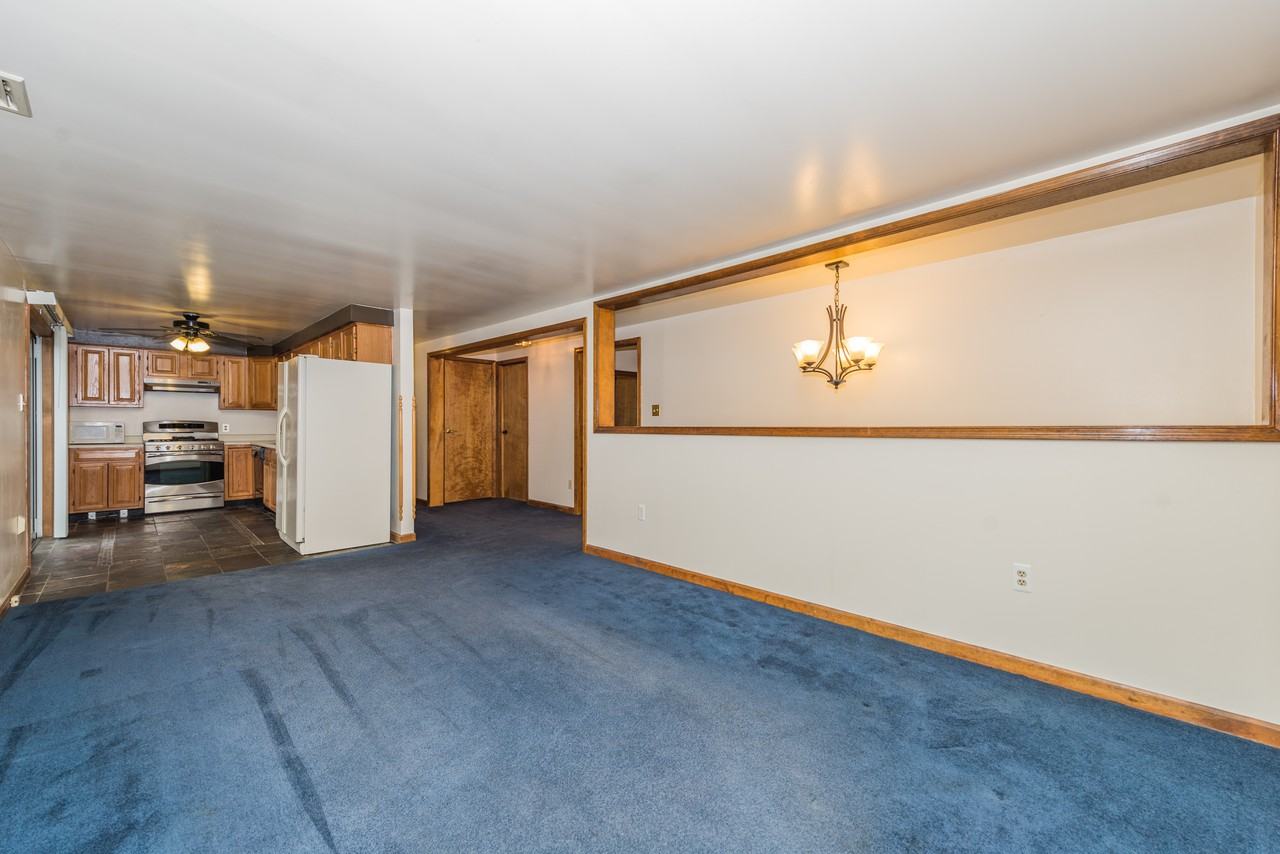 112 Dehart St - Photo 3 of 15