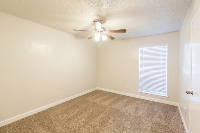 5618 Espanola Dr - Photo 2 of 10