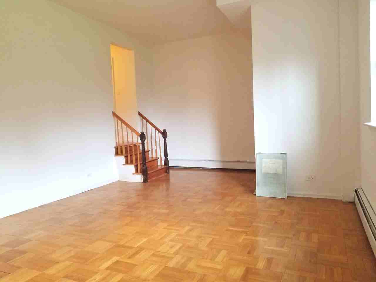 Henry Hudson Pkwy W & W 247th St #A21