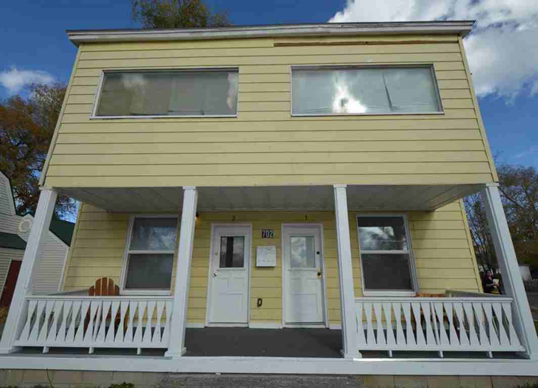 702 3Rd Ave W - Photo 2 of 19