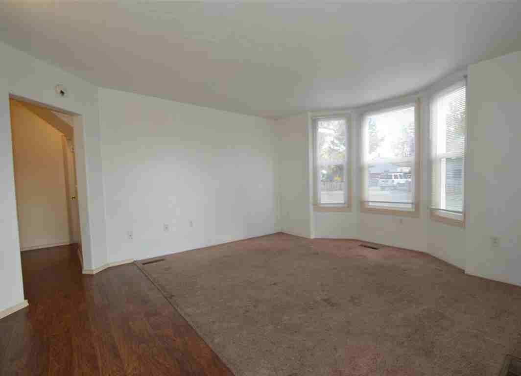 702 3Rd Ave W - Photo 3 of 19