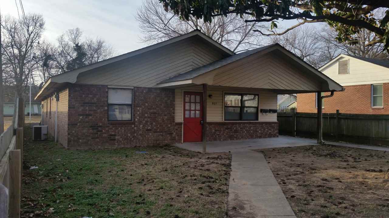 921 Callie Ave - Photo 2 of 2