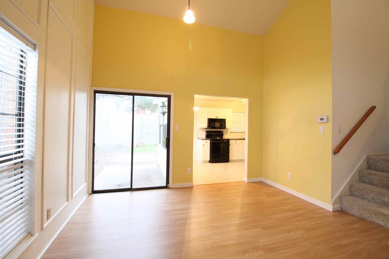 2872 Harbinger Ln - Photo 3 of 10