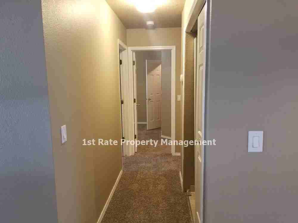 1010 S Garland St - Photo 2 of 12