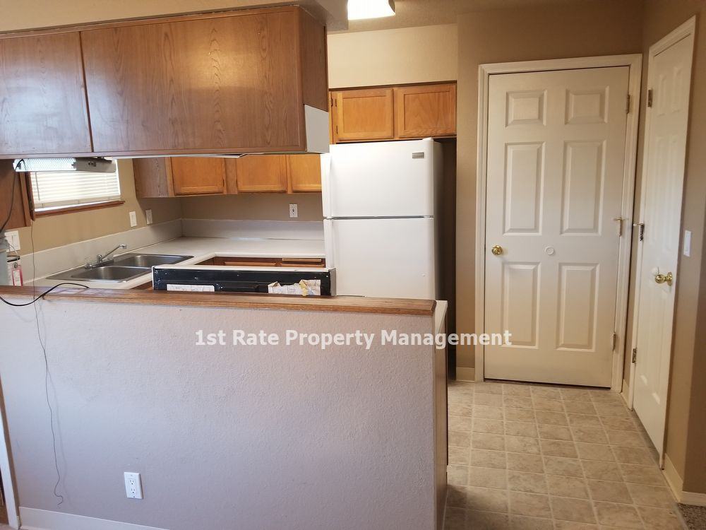 1010 S Garland St - Photo 3 of 12