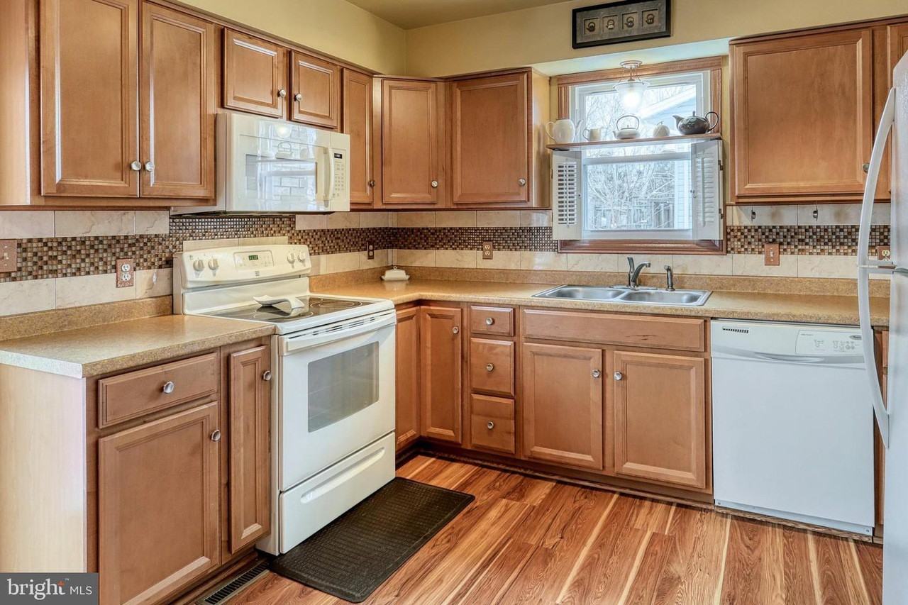 3535 Kingston Rd - Photo 3 of 5