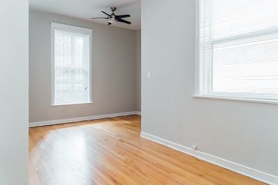 10-12 W. Chestnut - Photo 4 of 5