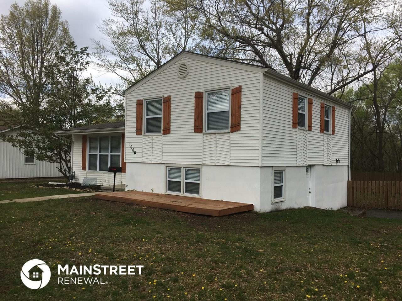 1006 SW Lakeview Blvd - Photo 2 of 17