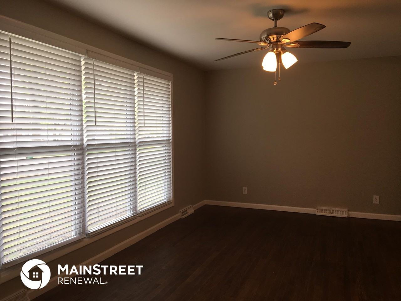 1006 SW Lakeview Blvd - Photo 3 of 17