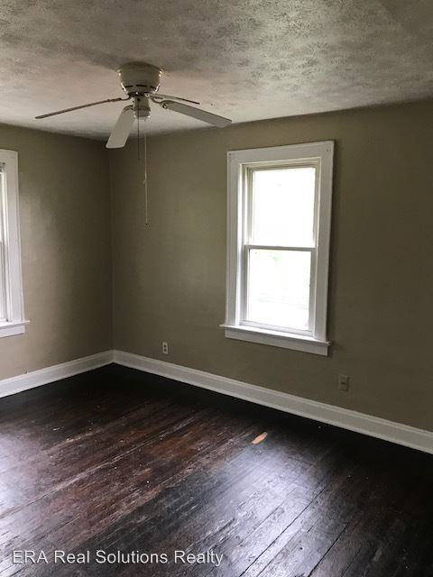 745 S Wayne Ave - Photo 2 of 13