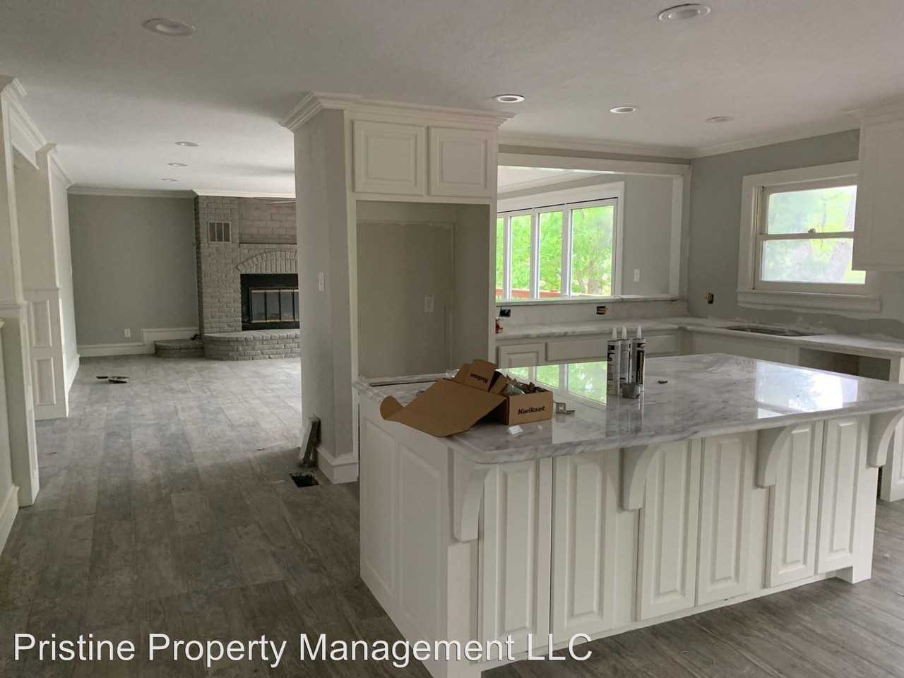 236 Hillshore Cir - Photo 3 of 16