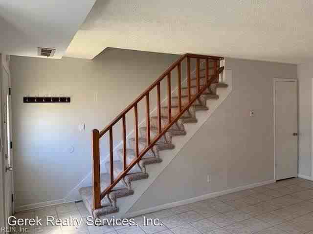 1514 Hill Meadow Ct - Photo 2 of 12