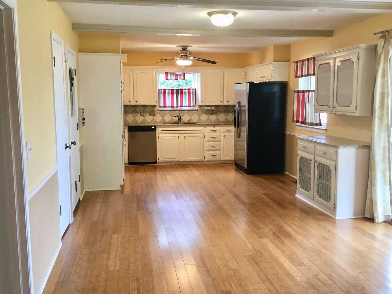 4629 NW 60th St - Photo 2 of 27