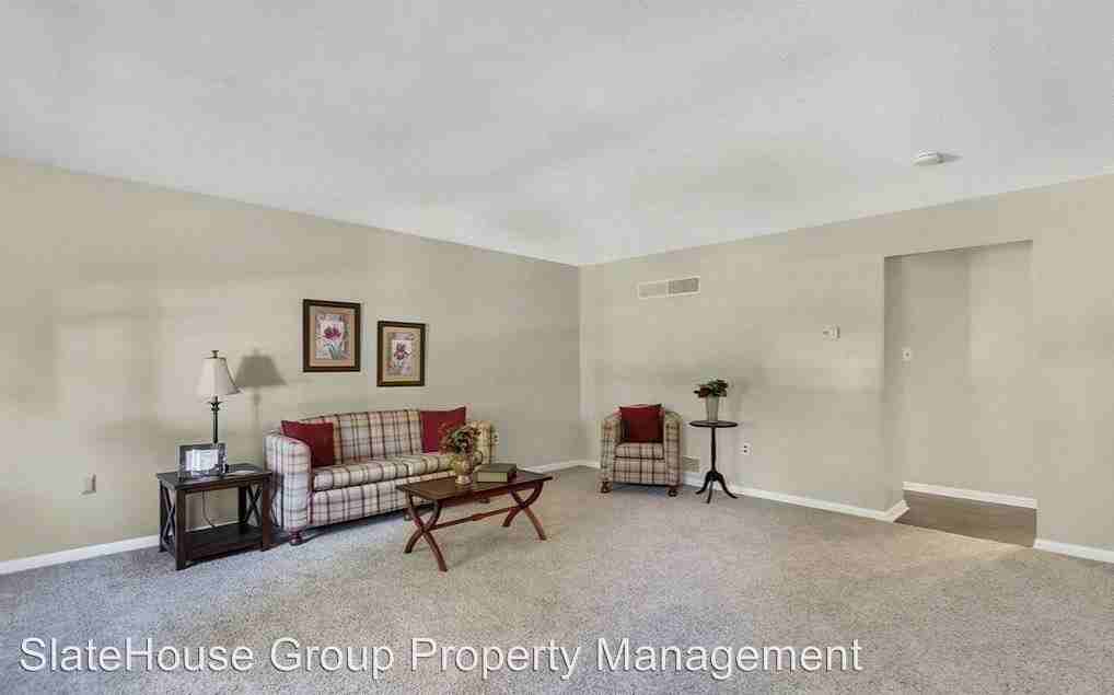 124 Covington Dr - Photo 2 of 5