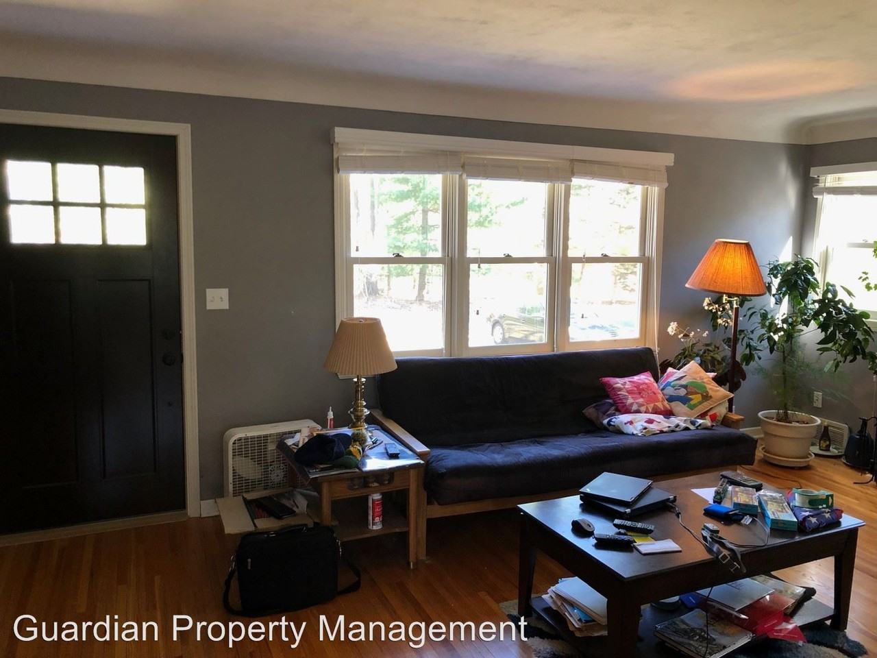 1355 Griffin Ave - Photo 3 of 16