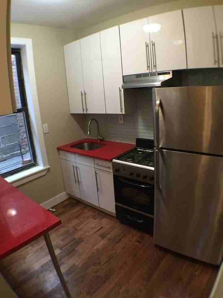 818 MacDonough Street