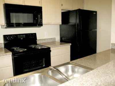 2301 W White Ave - Photo 2 of 9