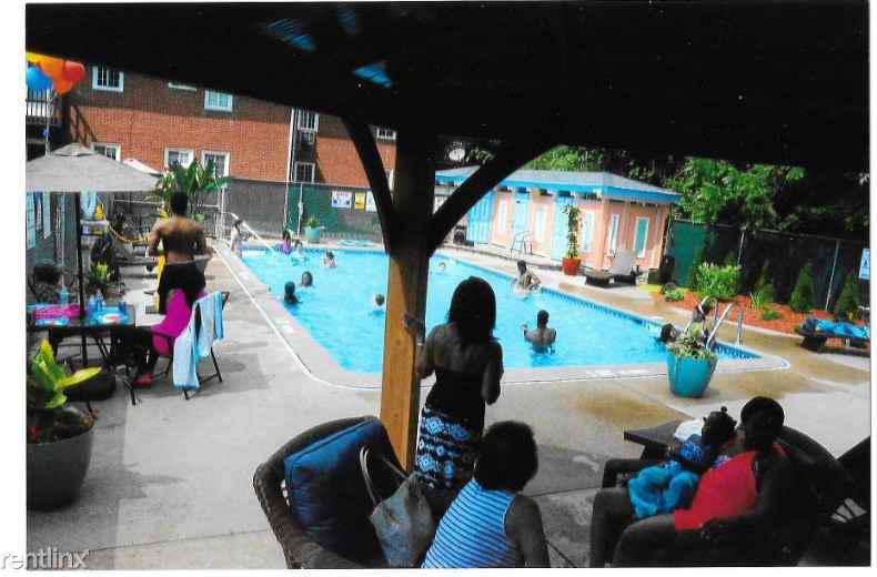 458 Middle Turnpike W - Photo 2 of 9