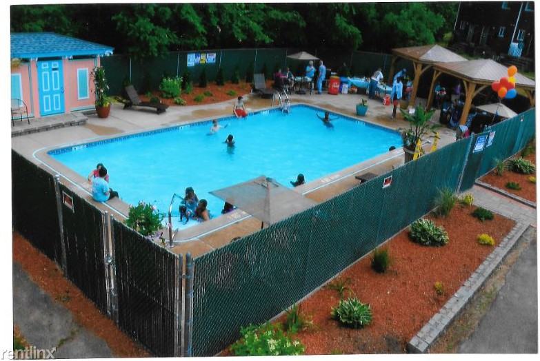 458 Middle Turnpike W - Photo 3 of 9