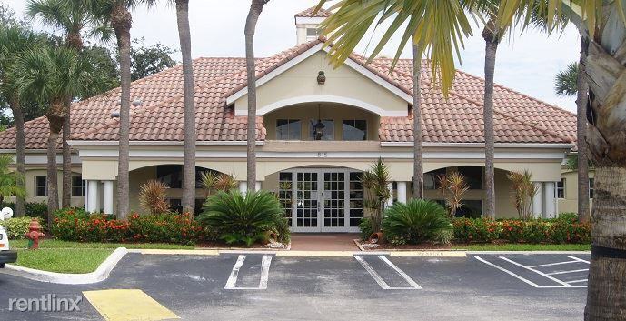 815 W Boynton Beach Blvd - Photo 2 of 12