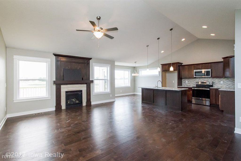 2417 Maple St - Photo 2 of 13