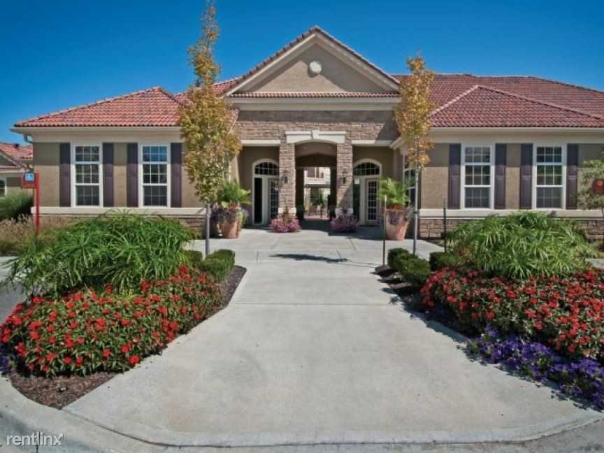 8300 N Skiles Ave - Photo 3 of 11