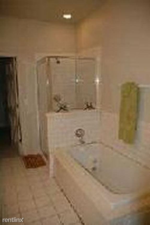 2929 McGee Trafficway - Photo 3 of 12