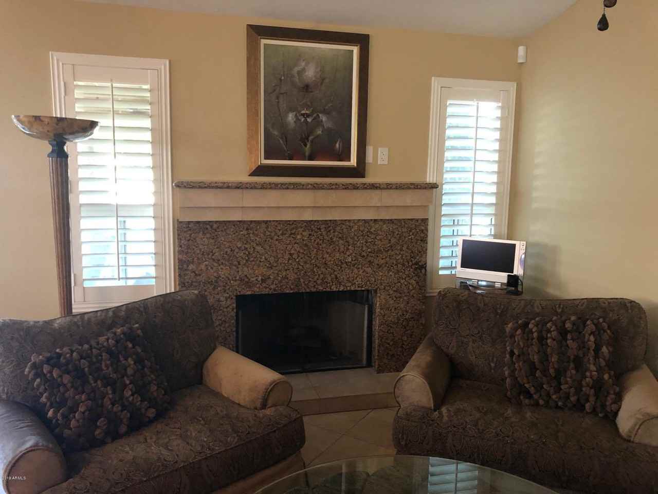 10947 W Yukon Dr - Photo 3 of 6