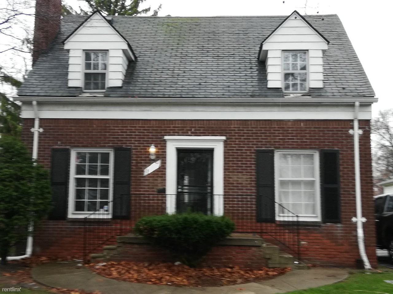 7 W 7 Mile Rd At John C Lodge Fwy N