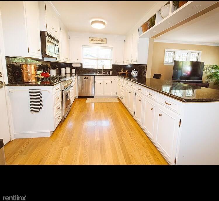 207 Poshard St - Photo 2 of 4