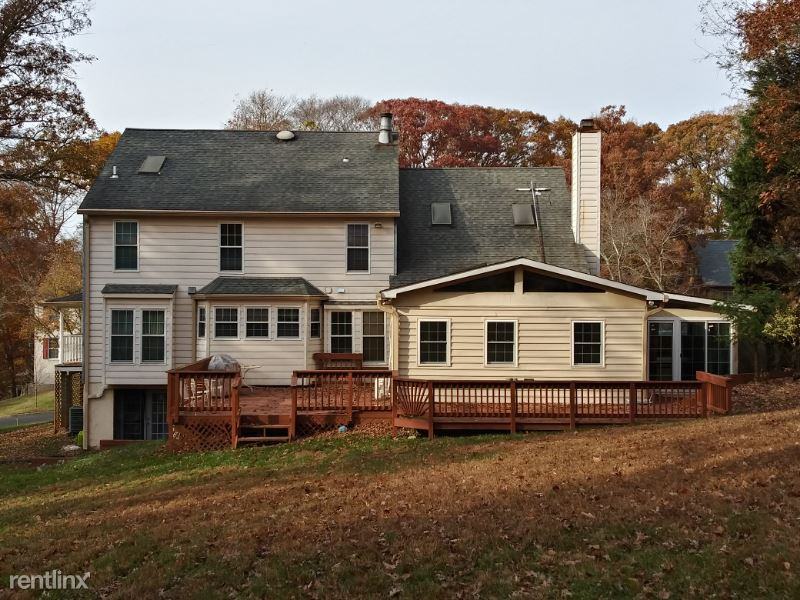 107 Fort Washington, Maryland - Photo 3 of 9
