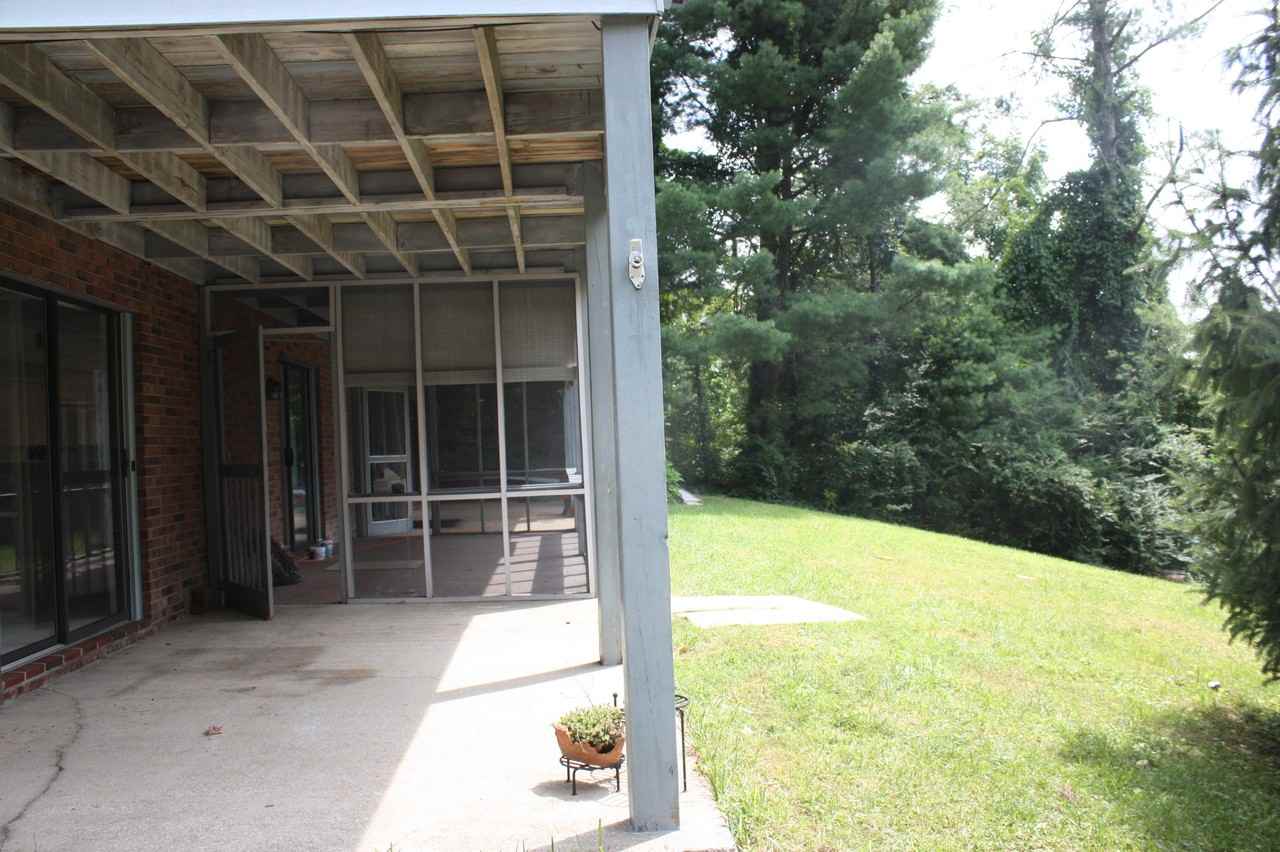 633 Louisiana Ave - Photo 2 of 10